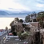 Kaleici Benzersiz Donanimli Muethis Teras Keyfi Uygun Fiyat Ev