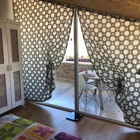 Apartment Kaleici Benzersiz Donanimli Muethis Teras Keyfi Uygun Fiyat Ev Antalya