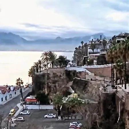 Kaleici Benzersiz Donanimli Muethis Teras Keyfi Uygun Fiyat Ev