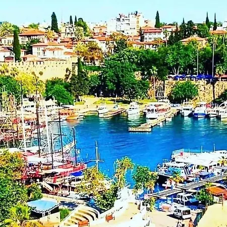 Kaleici Benzersiz Donanimli Muethis Teras Keyfi Uygun Fiyat Ev