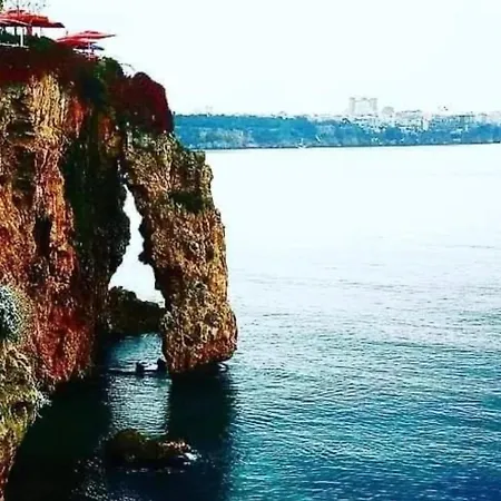 Kaleici Benzersiz Donanimli Muethis Teras Keyfi Uygun Fiyat Ev