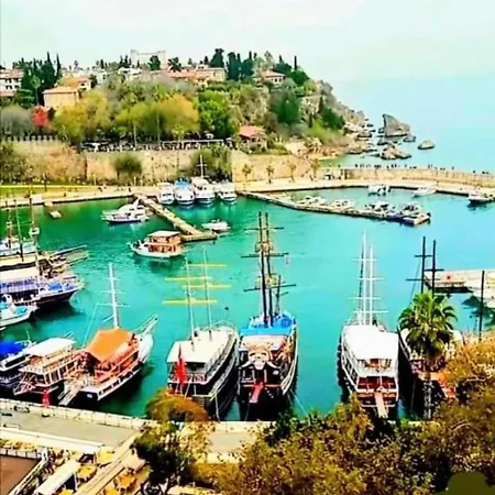 Kaleici Benzersiz Donanimli Muethis Teras Keyfi Uygun Fiyat Ev