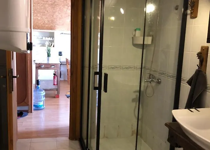 Apartment Kaleici Benzersiz Donanimli Muethis Teras Keyfi Uygun Fiyat Ev Antalya