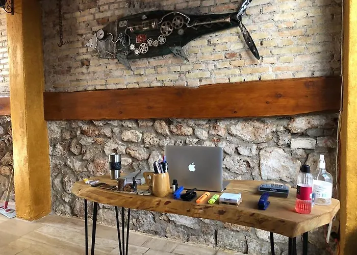 Kaleici Benzersiz Donanimli Muethis Teras Keyfi Uygun Fiyat Ev Apartment *