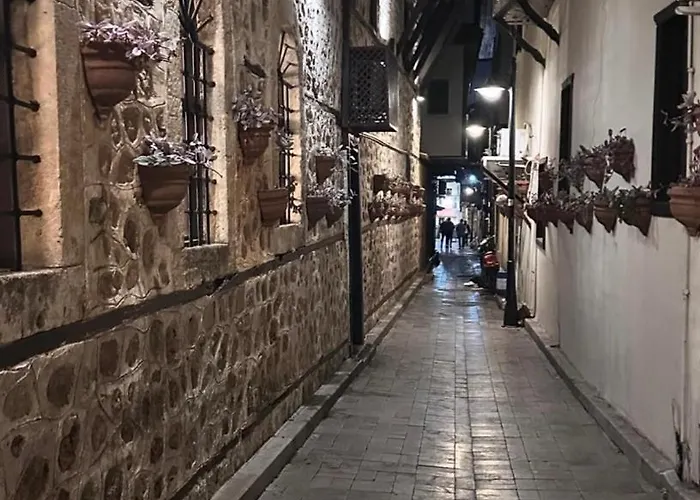 Lejlighed Kaleici Benzersiz Donanimli Muethis Teras Keyfi Uygun Fiyat Ev