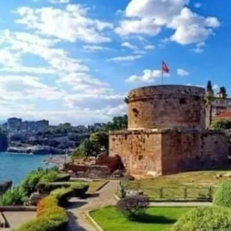 Kaleici Benzersiz Donanimli Muethis Teras Keyfi Uygun Fiyat Ev Appartement Antalya