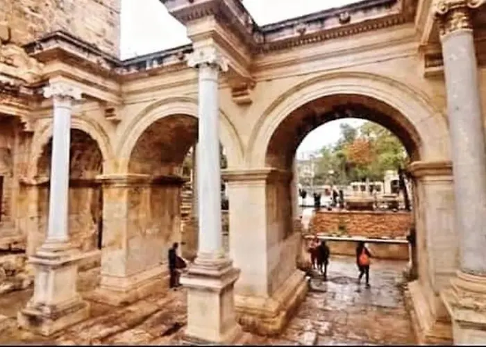 아파트 Kaleici Benzersiz Donanimli Muethis Teras Keyfi Uygun Fiyat Ev 안탈리아