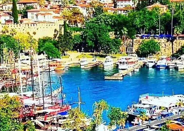 Kaleici Benzersiz Donanimli Muethis Teras Keyfi Uygun Fiyat Ev