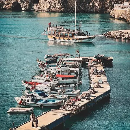 Kaleici Benzersiz Donanimli Muethis Teras Keyfi Uygun Fiyat Ev